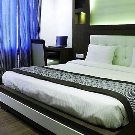 Hotel Opulence Патханкот Екстер'єр фото