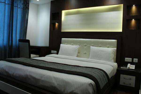 Hotel Opulence Патханкот Екстер'єр фото